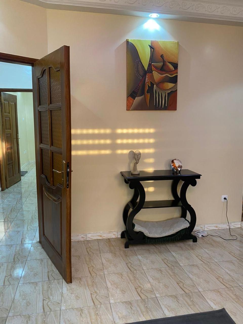 Residence Adja Binta Kane Sour Дакар Екстериор снимка