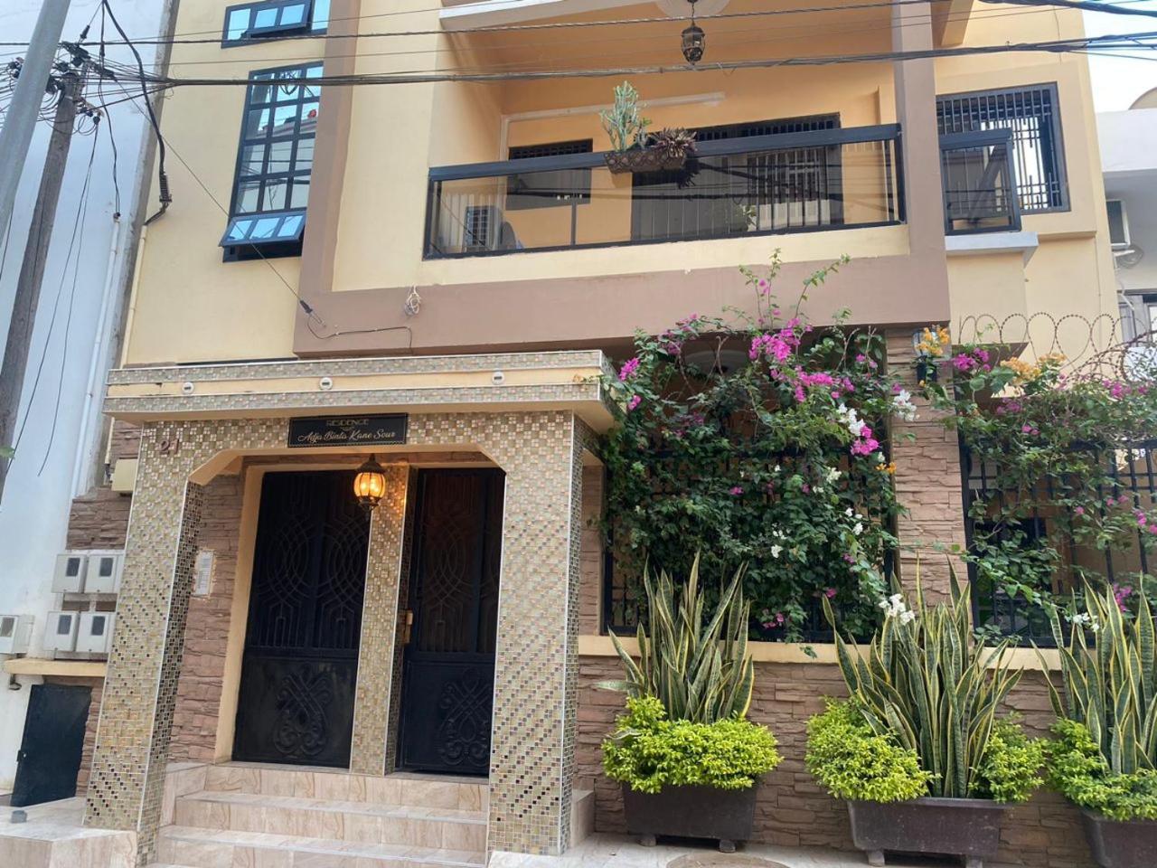 Residence Adja Binta Kane Sour Дакар Екстериор снимка