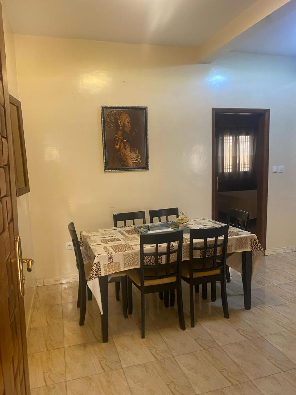 Residence Adja Binta Kane Sour Дакар Екстериор снимка